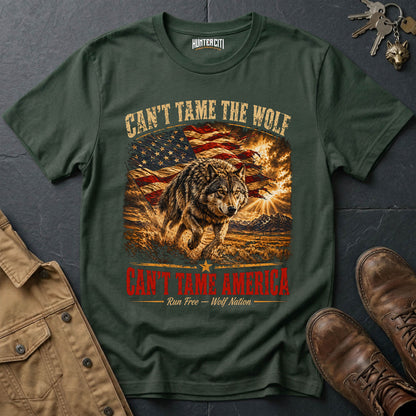 Can't Tame the Wolf Can't Tame America T-Shirt — Patriotic Running Wolf Graphic Tee USA Freedom Gift for Men