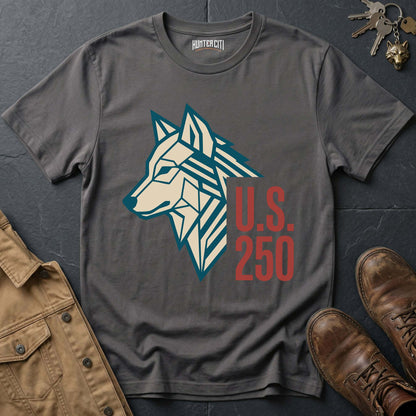 US 250 Wolf T-Shirt - America 250th Anniversary Geometric Wolf Minimalist Patriotic Graphic Tee USA Gift