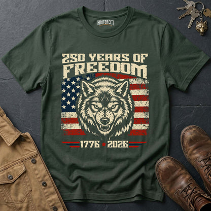 250 Years of Freedom Snarling Wolf T-Shirt - America 1776 2026 Patriotic Wolf Graphic Tee Anniversary USA Gift for Men
