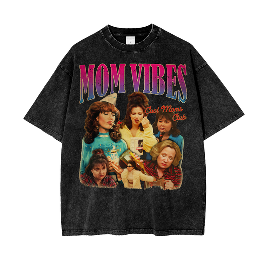 MOM VIBES Vintage T-Shirt – Cool Mom Graphic Tee, Oversized 90s Retro Shirt Washed Unisex T-Shirt