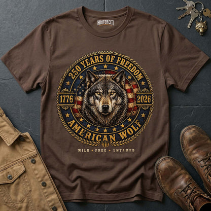 250 Years of Freedom American Wolf Coin Badge T-Shirt - 1776 2026 Gold Wolf Wild Free Untamed Anniversary USA Gift