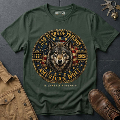 250 Years of Freedom American Wolf Coin Badge T-Shirt - 1776 2026 Gold Wolf Wild Free Untamed Anniversary USA Gift