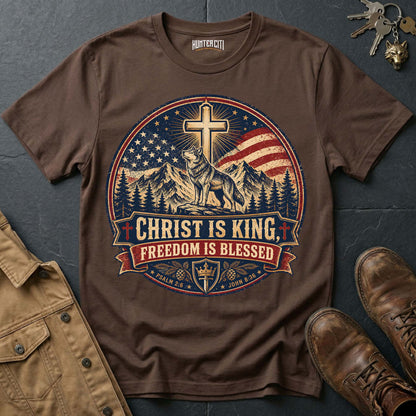 Christ Is King Freedom Is Blessed Wolf T-Shirt - Christian Patriotic Wolf Graphic Tee USA Gift for Men